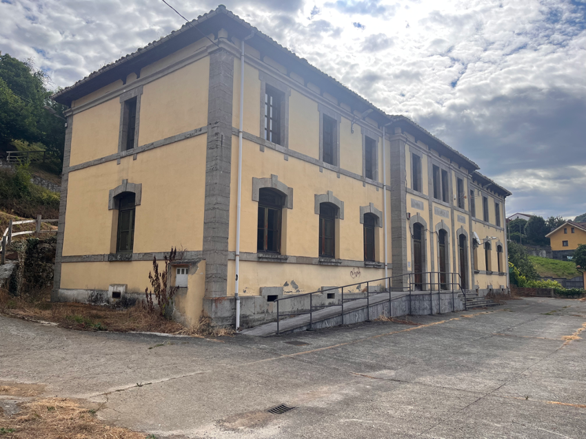 Lee más sobre el artículo Centro de capacitación tecnológica y de acompañamiento a emprendedores rurales en la parroquia de Santibanes de la Fuente, en Aller.